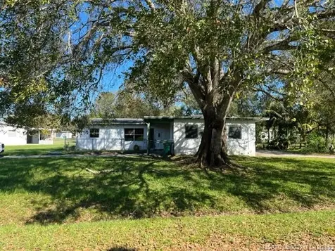 102 N 41st Street Fort Pierce FL 34947