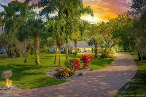 1005 SW Magnolia Bluff Drive Palm City FL 34990