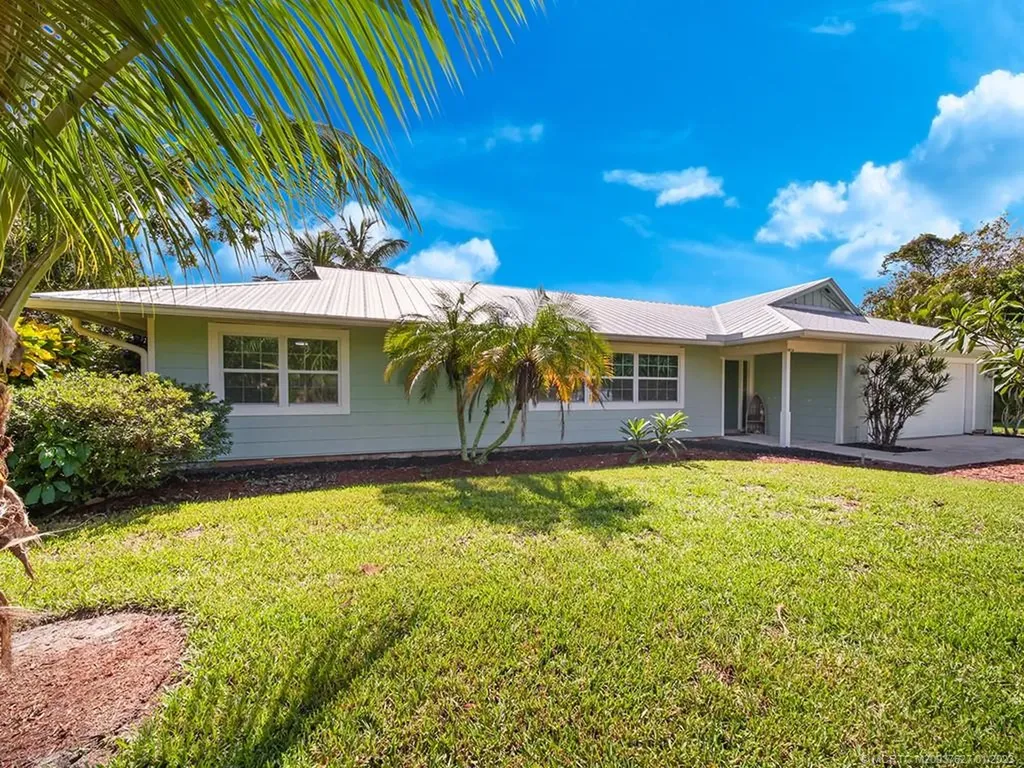 8284 SE Woodmere Street Hobe Sound FL 33455