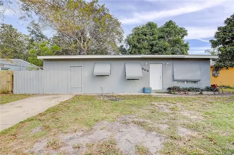 608 S 25th Street Fort Pierce FL 34947