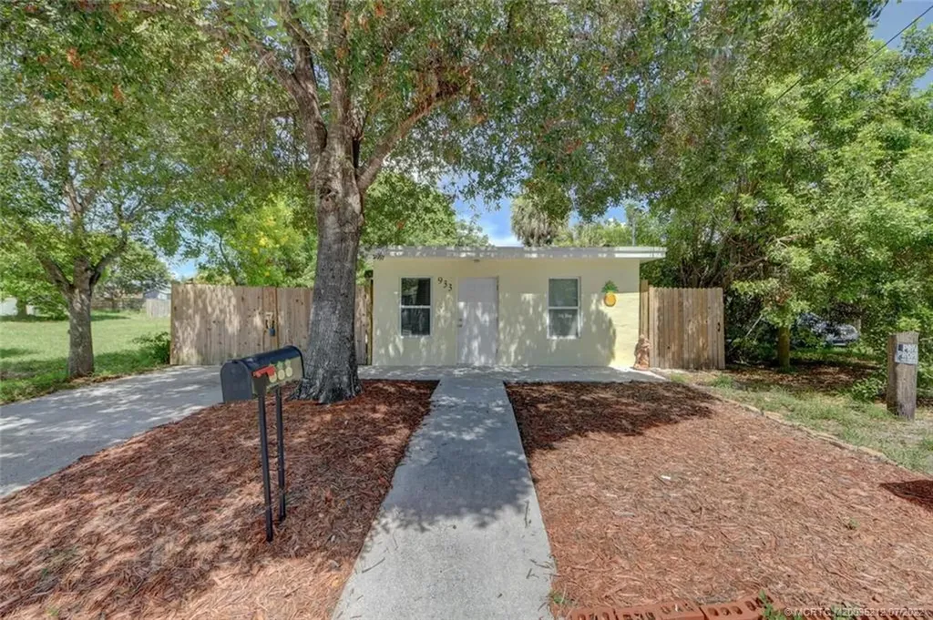 933 SE Bahama Avenue Stuart FL 34994