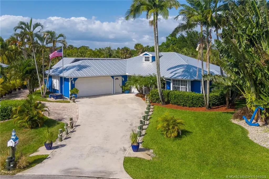 4228 SE Rainbows End Stuart FL 34997