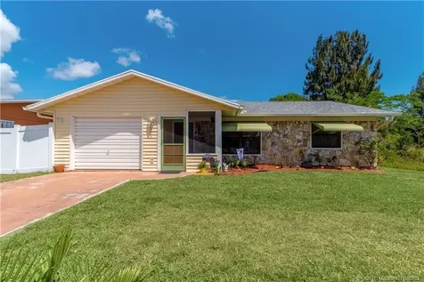 2983 SE Banyan Street Stuart FL 34997