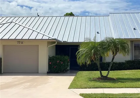 7711 SE Sugar Sand Circle Hobe Sound FL 33455