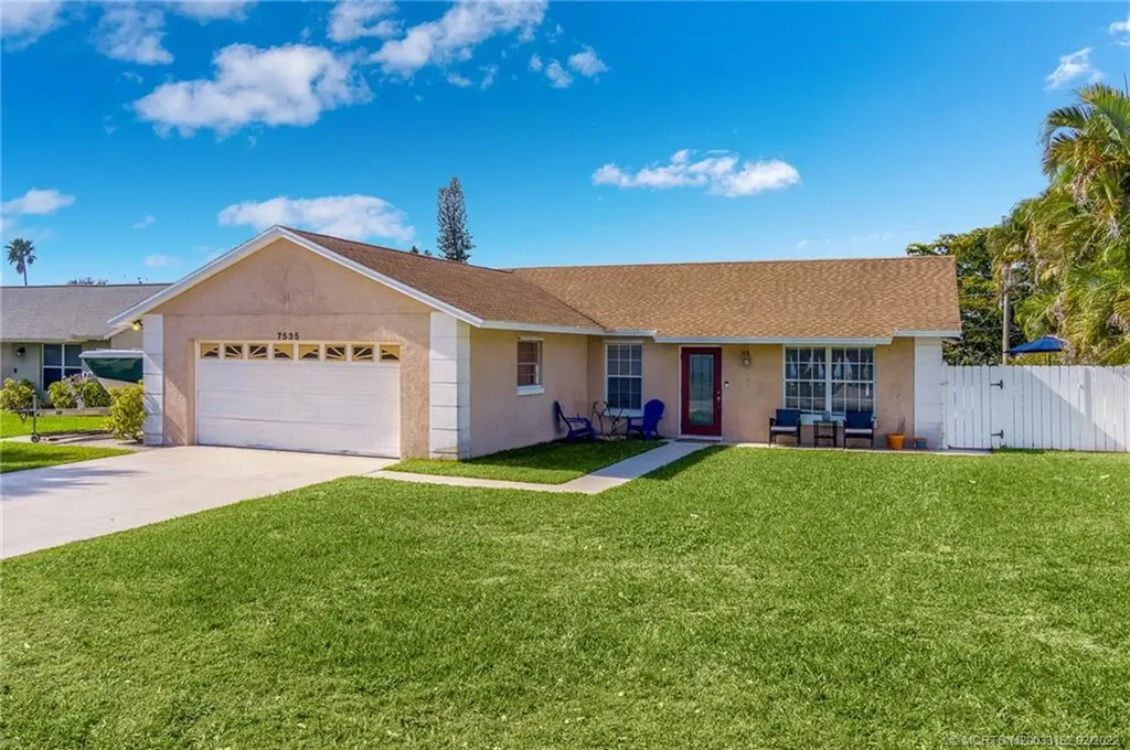 7535 SE Crane Street Hobe Sound FL 33455