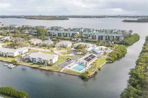 1860 Robalo Drive Vero Beach FL 32960