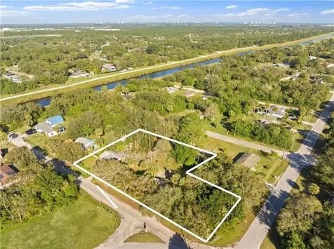 1920 N 48th Street Fort Pierce FL 34947