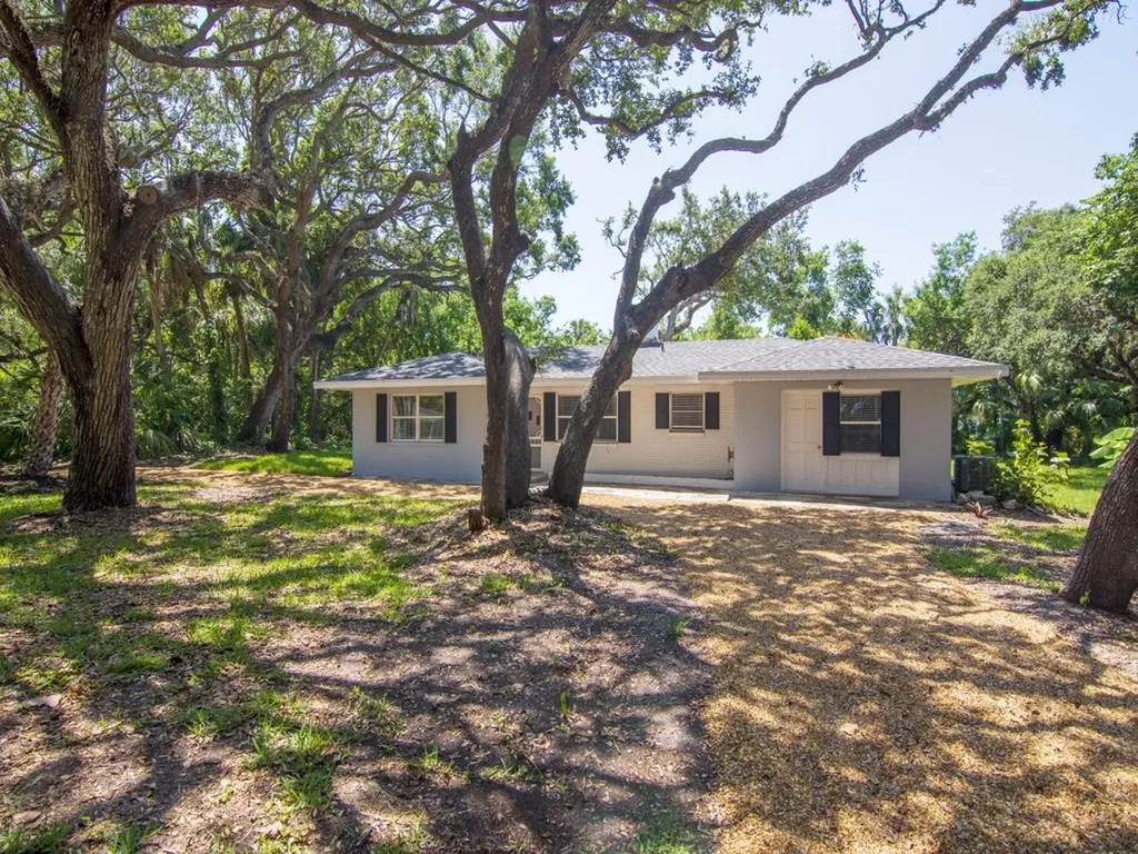 1475 Pelican Lane Vero Beach FL 32963