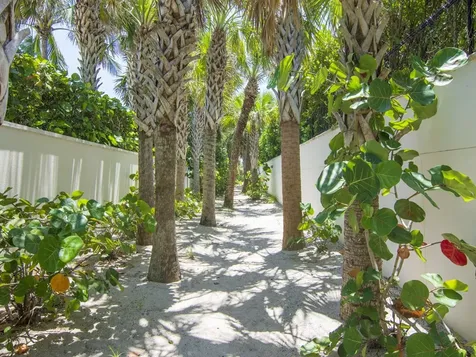 1475 Pelican Lane Vero Beach FL 32963