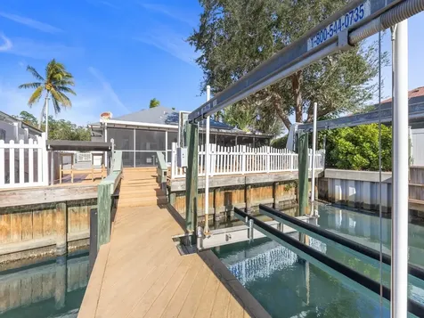 45 Sovereign Way Hutchinson Island FL 34949