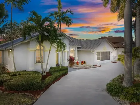 45 Sovereign Way Hutchinson Island FL 34949