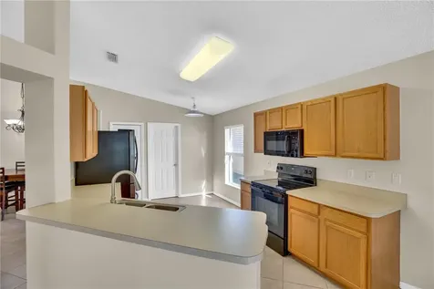 1051 S 13th Square Vero Beach FL 32960