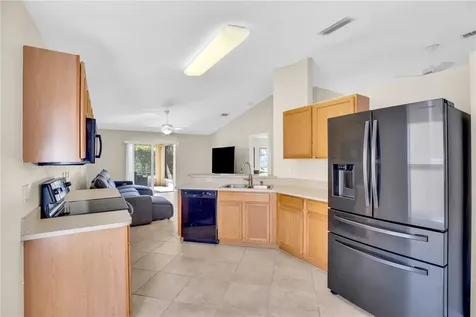 1051 S 13th Square Vero Beach FL 32960
