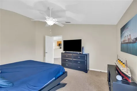 1051 S 13th Square Vero Beach FL 32960