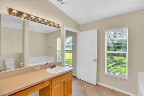 1051 S 13th Square Vero Beach FL 32960