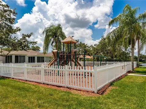 1051 S 13th Square Vero Beach FL 32960