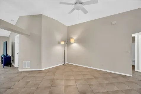 1051 S 13th Square Vero Beach FL 32960