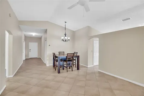 1051 S 13th Square Vero Beach FL 32960