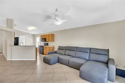 1051 S 13th Square Vero Beach FL 32960