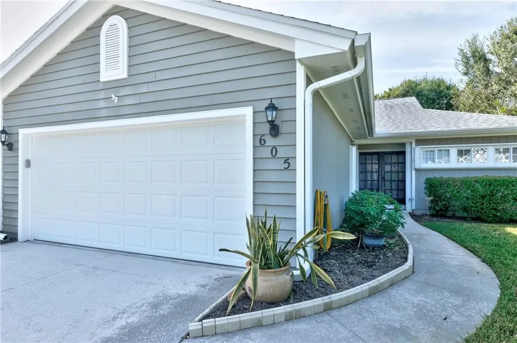 605 E Pointe Court SW Vero Beach FL 32962