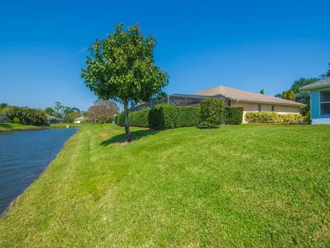 120 35th Square SW Vero Beach FL 32968