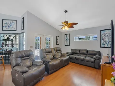 120 35th Square SW Vero Beach FL 32968