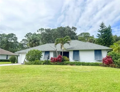 325 40th Court SW Vero Beach FL 32968
