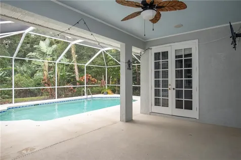 325 40th Court SW Vero Beach FL 32968