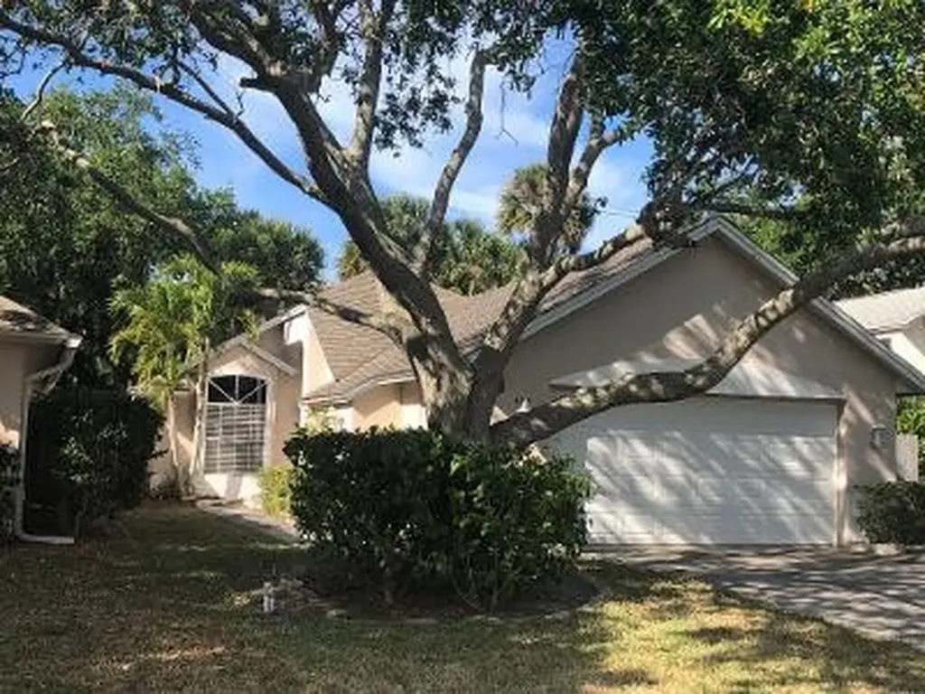 480 10th Place Vero Beach FL 32960