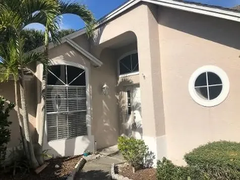 480 10th Place Vero Beach FL 32960