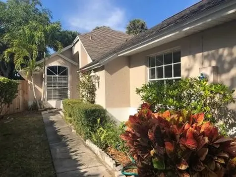 480 10th Place Vero Beach FL 32960
