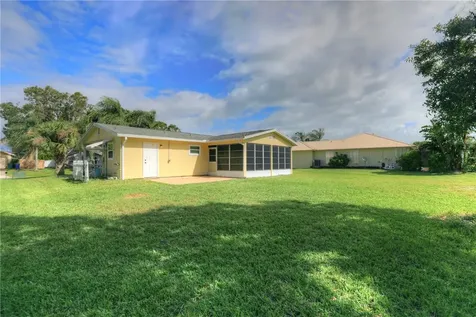 889 Wentworth Street Sebastian FL 32958