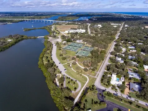824 Dahlia Lane Vero Beach FL 32963