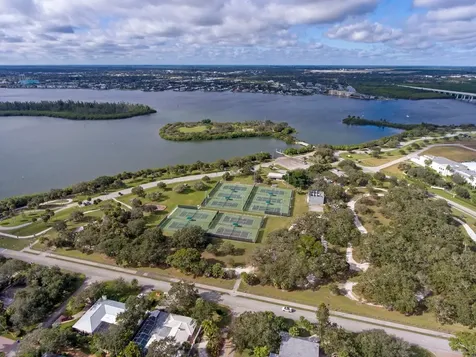 824 Dahlia Lane Vero Beach FL 32963