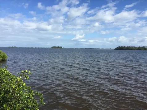 720 Lake Orchid Circle Vero Beach FL 32962