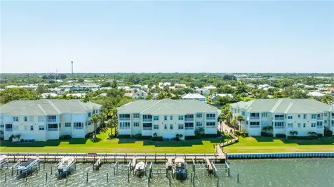 1900 Tarpon Lane Vero Beach FL 32960