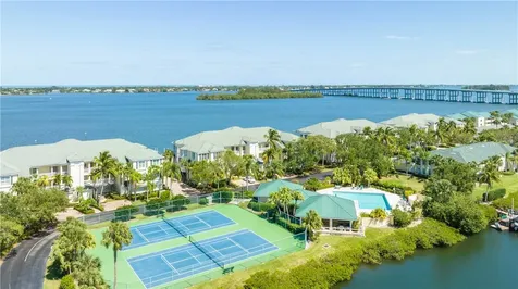 1900 Tarpon Lane Vero Beach FL 32960