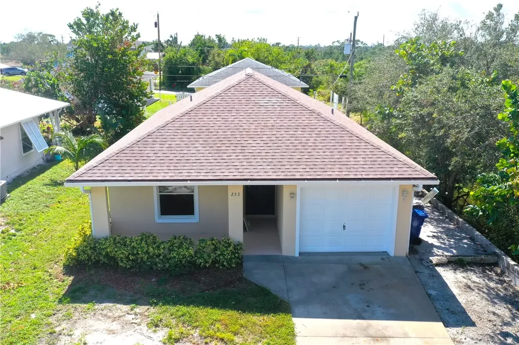 253 16th Street SW Vero Beach FL 32962