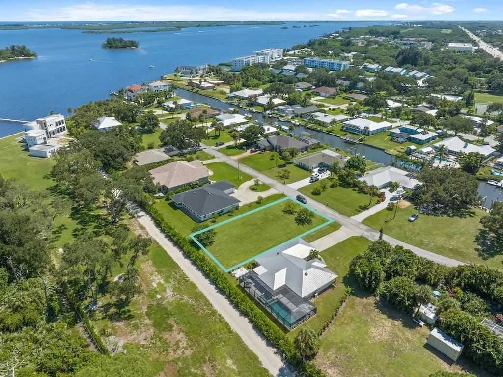 6616 110th Place Sebastian FL 32958
