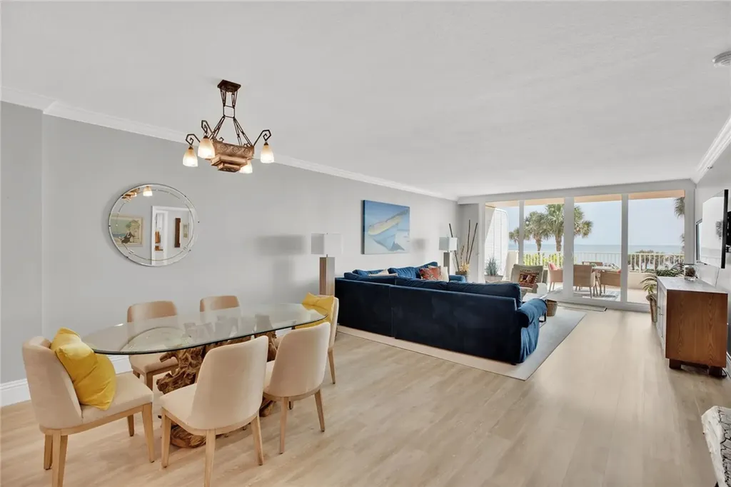 8866 N Sea Oaks Way Vero Beach FL 32963