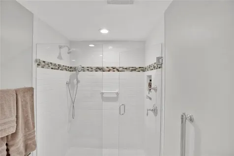 8866 N Sea Oaks Way Vero Beach FL 32963