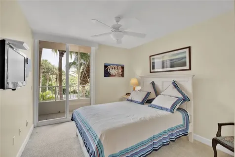 8866 N Sea Oaks Way Vero Beach FL 32963