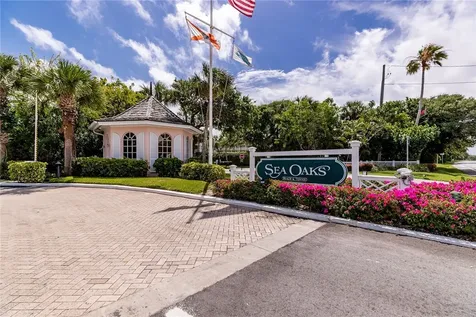 8866 N Sea Oaks Way Vero Beach FL 32963