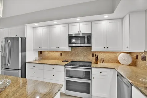 8866 N Sea Oaks Way Vero Beach FL 32963