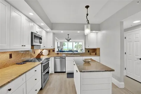 8866 N Sea Oaks Way Vero Beach FL 32963