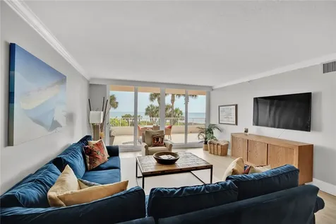 8866 N Sea Oaks Way Vero Beach FL 32963