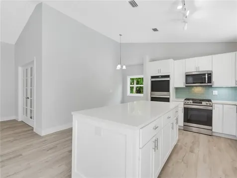4107 18th Street Vero Beach FL 32960