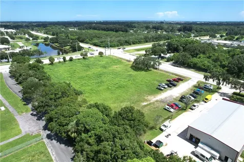 4075 43rd Avenue Vero Beach FL 32960