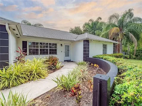 1902 4th Avenue Vero Beach FL 32960