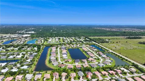 4725 Four Lakes Circle SW Vero Beach FL 32968